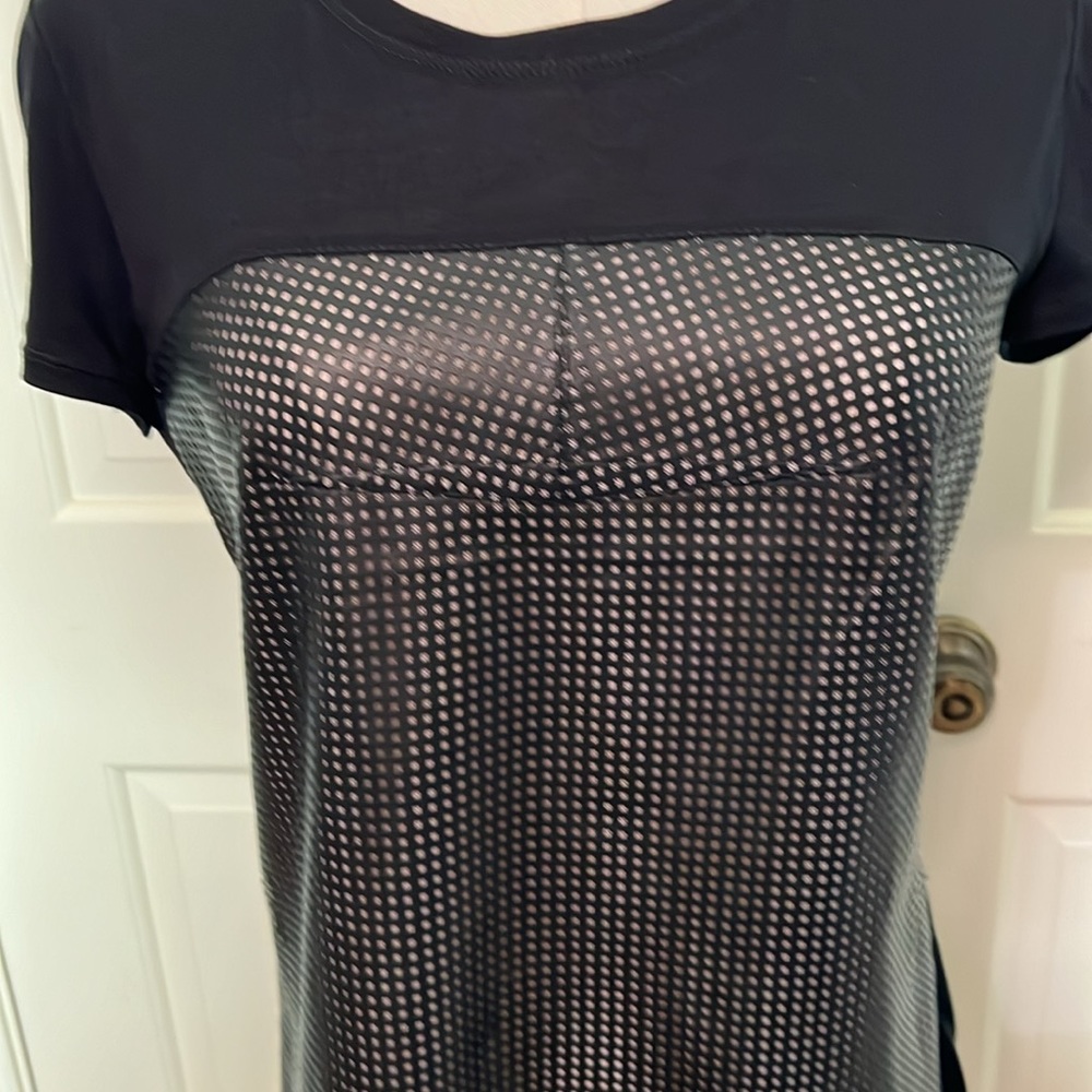 BCBGmaxazria perforated t-shirt. Size s - Picture 2 of 7